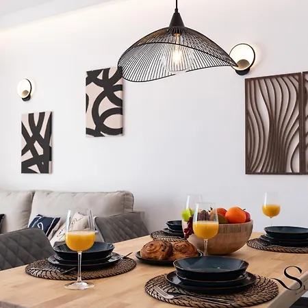 2bed , First Line Lux شقة *